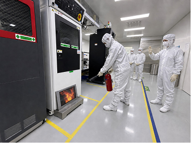 クリーンルーム消火器使用訓練